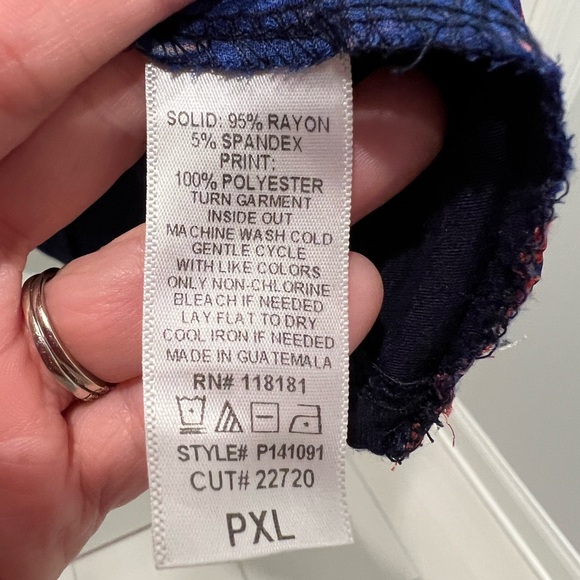 B.L.E.U. PXL Sleeveless Rayon Blouse with Navy Polyester Back - Picture 3 of 8